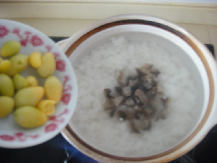 海参白果瘦肉粥步骤6