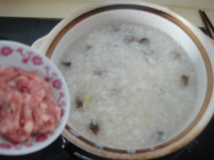海参白果瘦肉粥步骤11