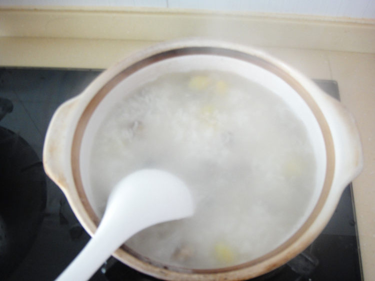 海参白果瘦肉粥步骤10