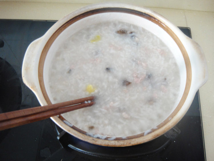 海参白果瘦肉粥步骤12