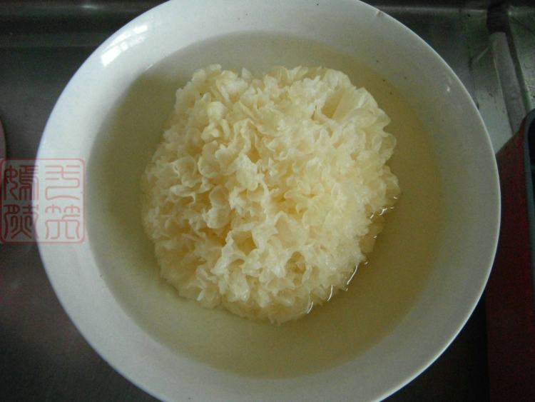 红枣雪梨银耳羹步骤2