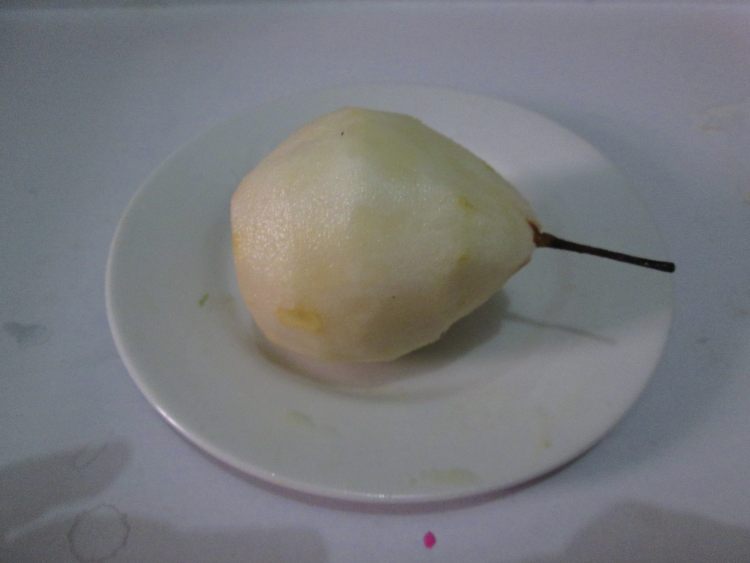 红酒煮梨步骤2