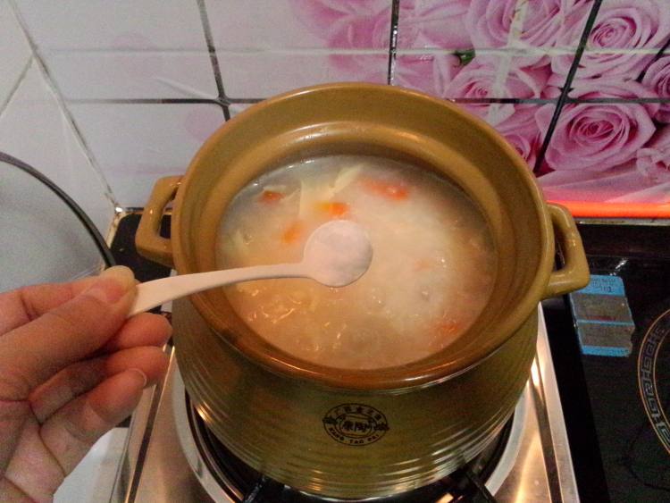 胡萝卜腐竹白果粥步骤8
