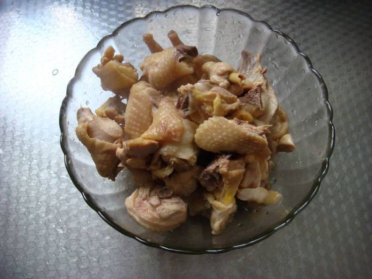 银杏炖鸡步骤2