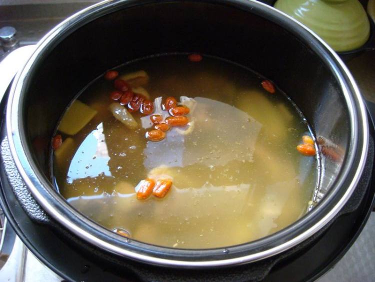 银杏炖鸡步骤5