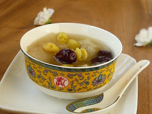 生梨红枣白果汤步骤7