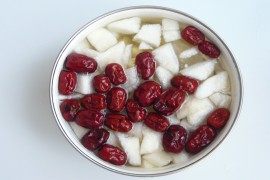 生梨红枣白果汤步骤5
