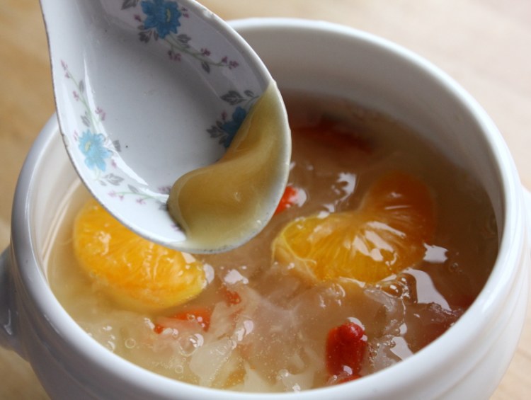 银耳蜜柑汤步骤8