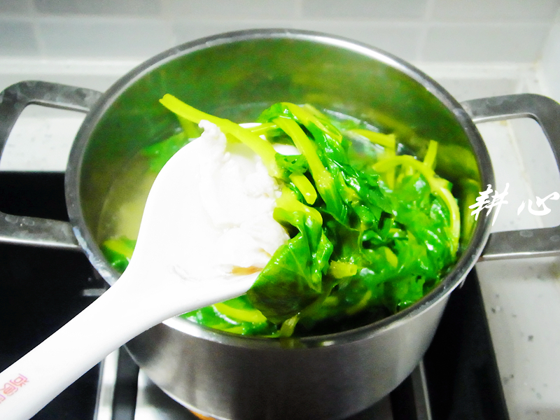 豌豆尖肉片汤步骤10