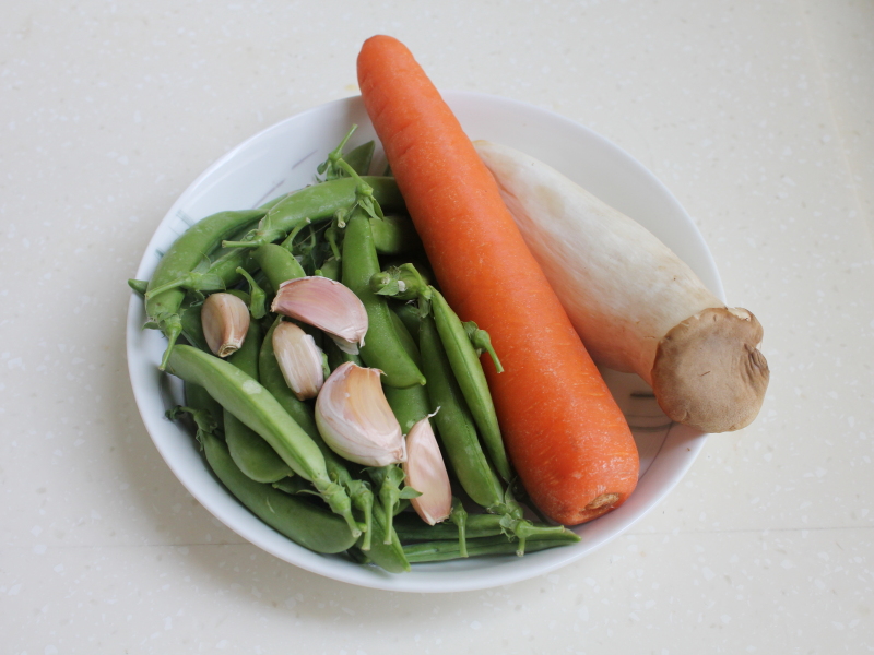 杏鲍菇炒甜豆步骤1
