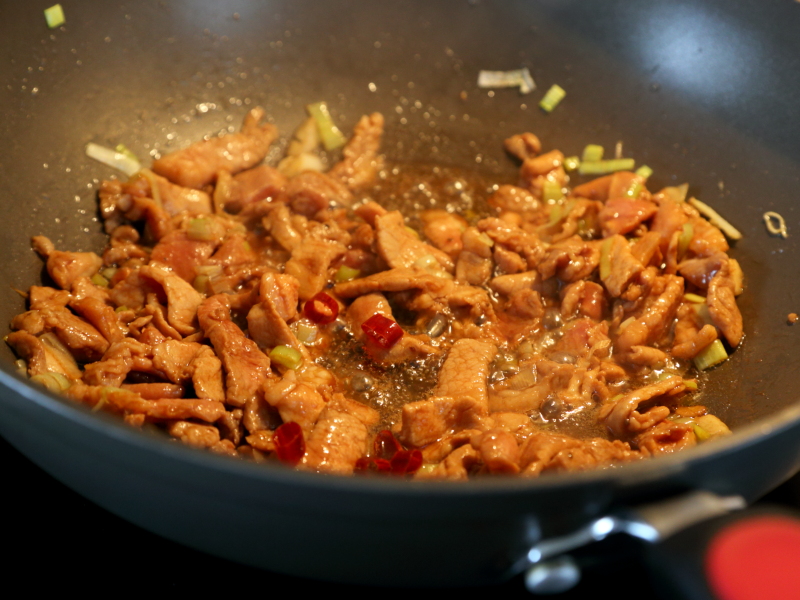 红薯炒肉片步骤5
