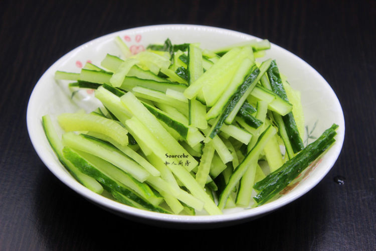 鸡丝拌青瓜步骤5