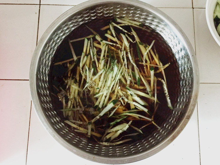 鸡西冷面步骤8
