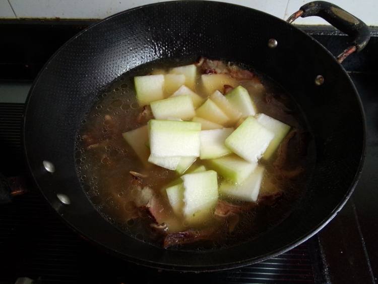 菌菇干腊肉冬瓜汤步骤8