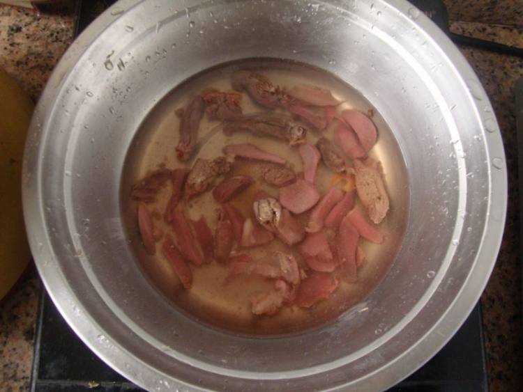 鹅杂炒土豆丝步骤1