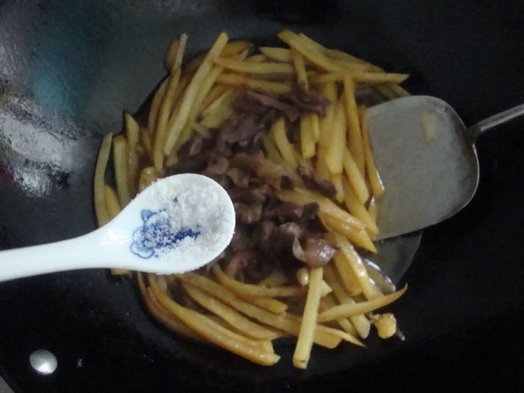 鹅杂炒土豆丝步骤9