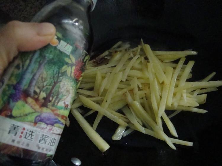 鹅杂炒土豆丝步骤7