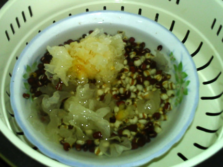 红豆薏米银耳露步骤4