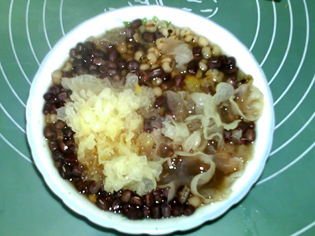 红豆薏米银耳露步骤5