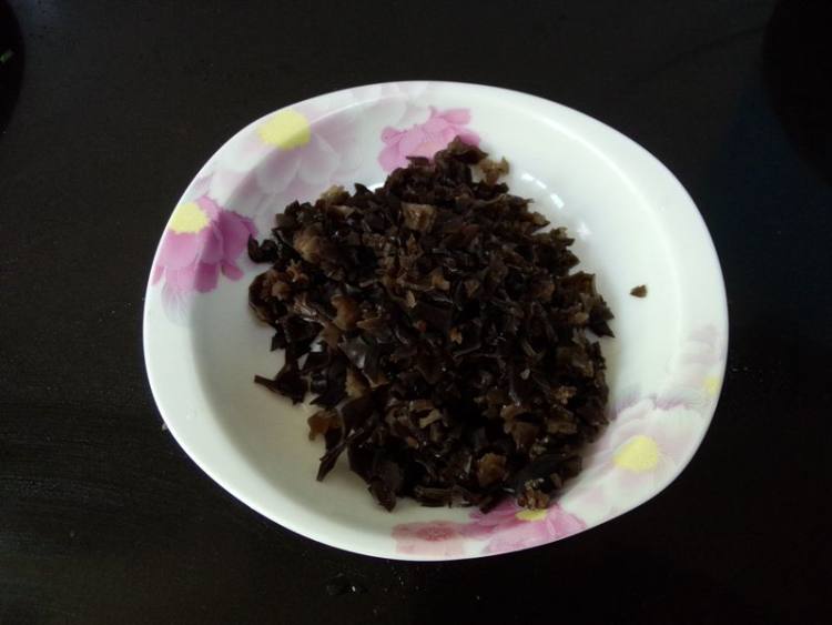 韭菜鹅蛋蒸饺步骤2