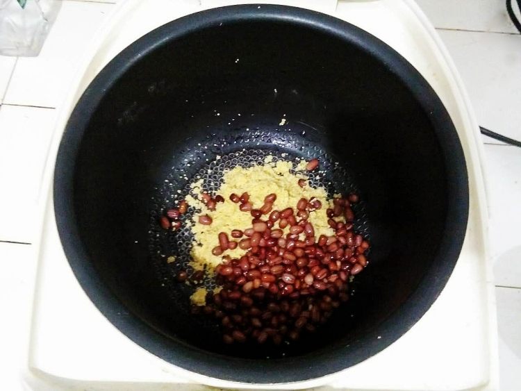 薏米红豆小米粥步骤7