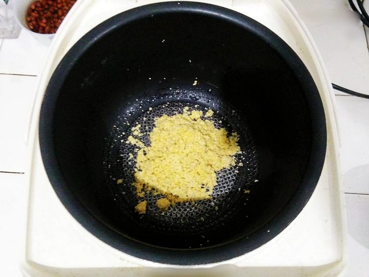薏米红豆小米粥步骤6