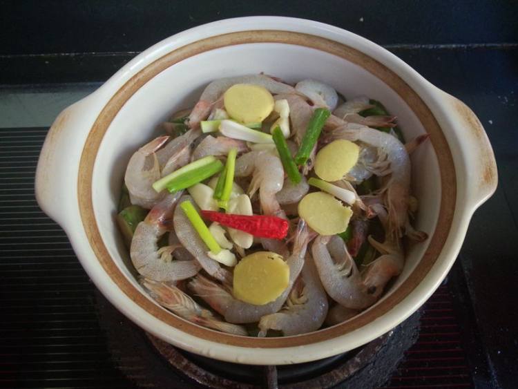 白虾茄子煲步骤8