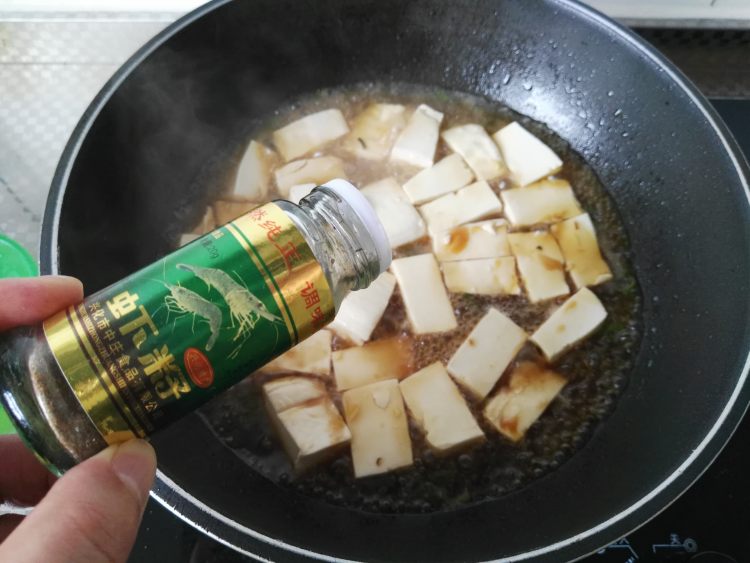鲍汁虾籽烧豆腐步骤7