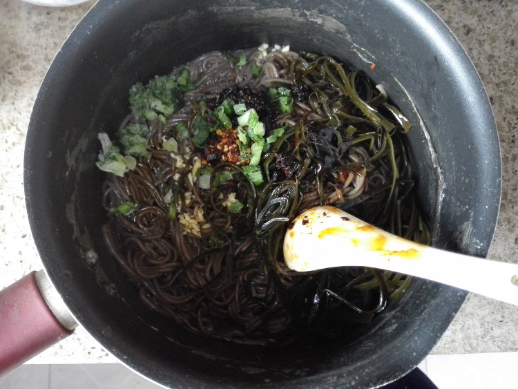 荞麦凉面步骤4