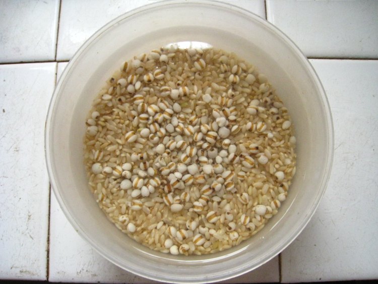 糙米紫薯薏米粥步骤2