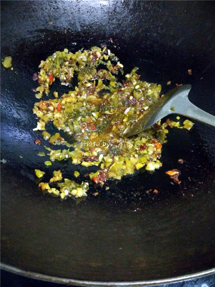 酸菜烧魔芋步骤5