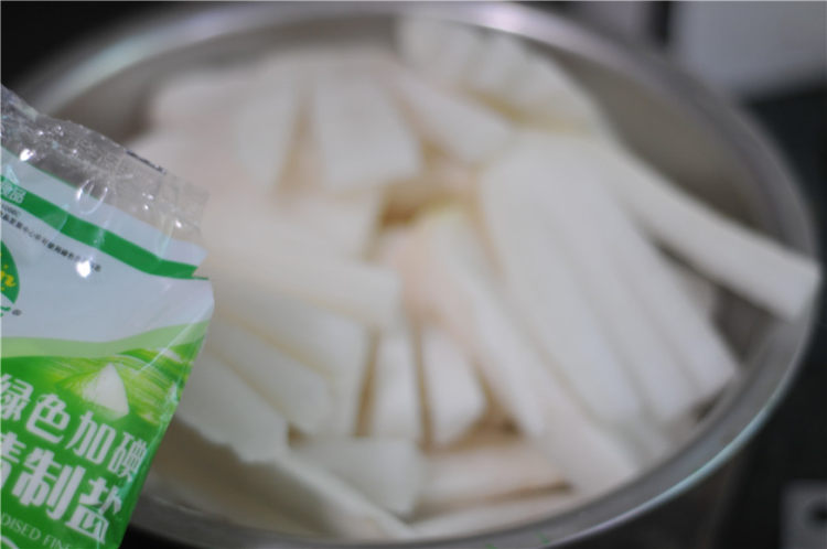 超级爽口的开胃萝卜干步骤3
