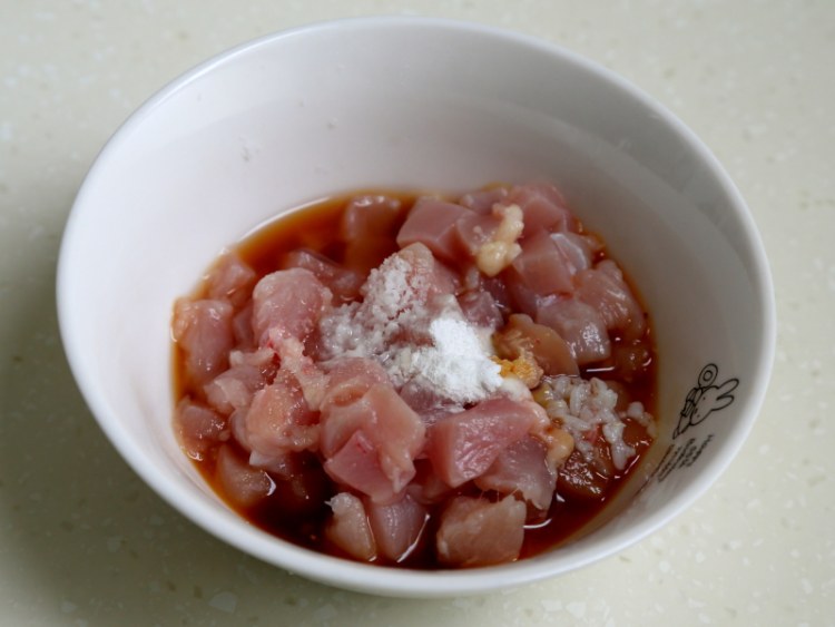 毛豆鸡丁#本味家乡菜#步骤4