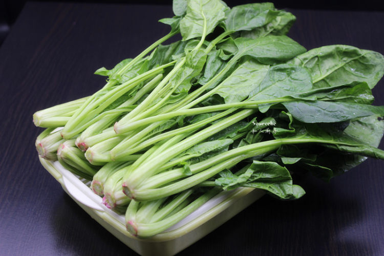 枸杞炒菠菜步骤2