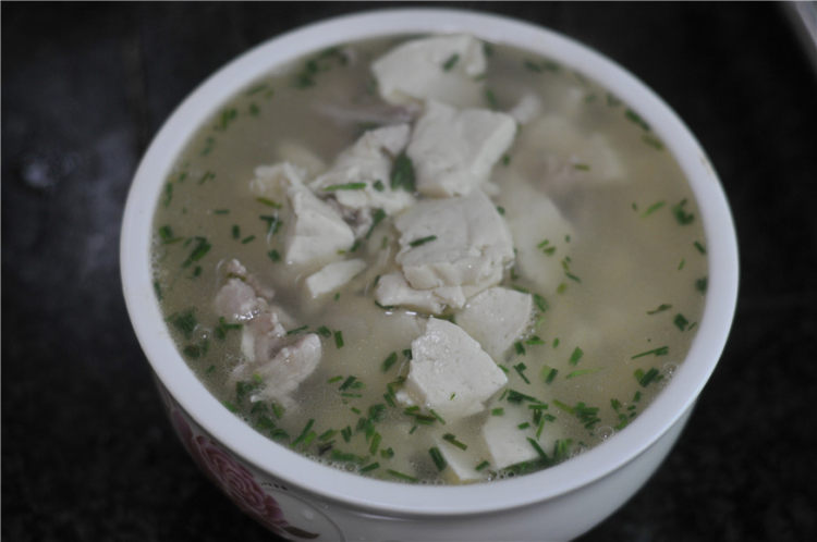 豆腐肉片汤步骤5