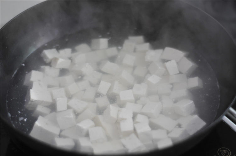 香辣牛肉末烧豆腐步骤5