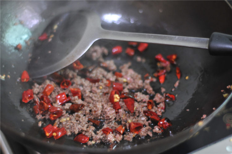香辣牛肉末烧豆腐步骤9
