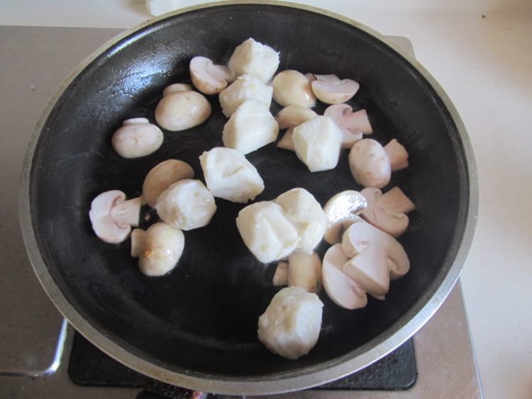 豆腐口蘑西兰花烩鱼丸步骤6