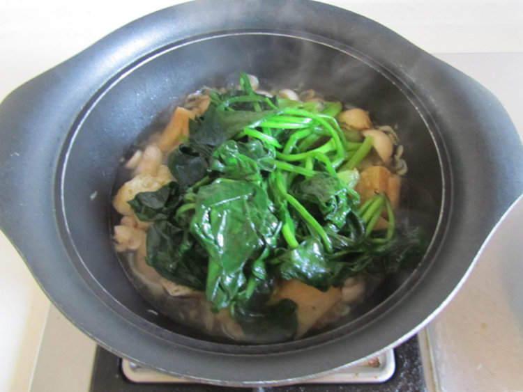 菠菜口蘑烩豆腐泡步骤9