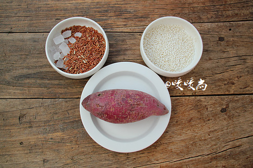 低脂热饮紫薯红米糊步骤1