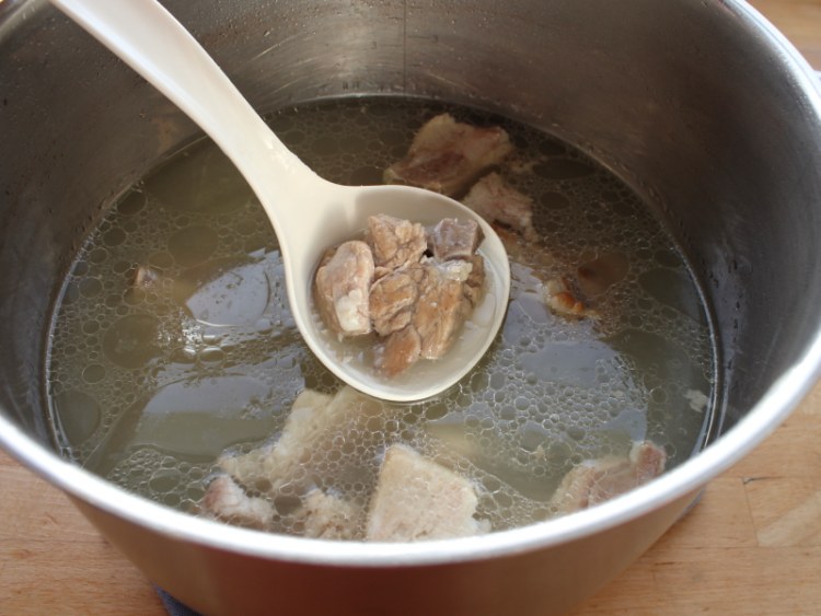 清汤羊肉面步骤1