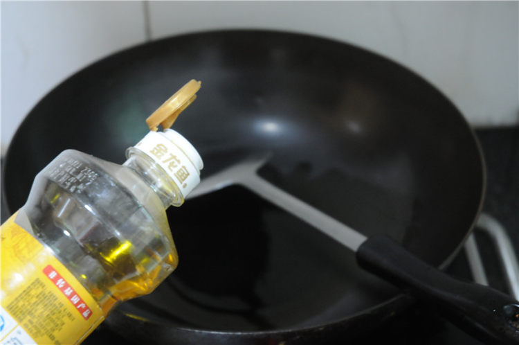 香辣卤肉步骤1