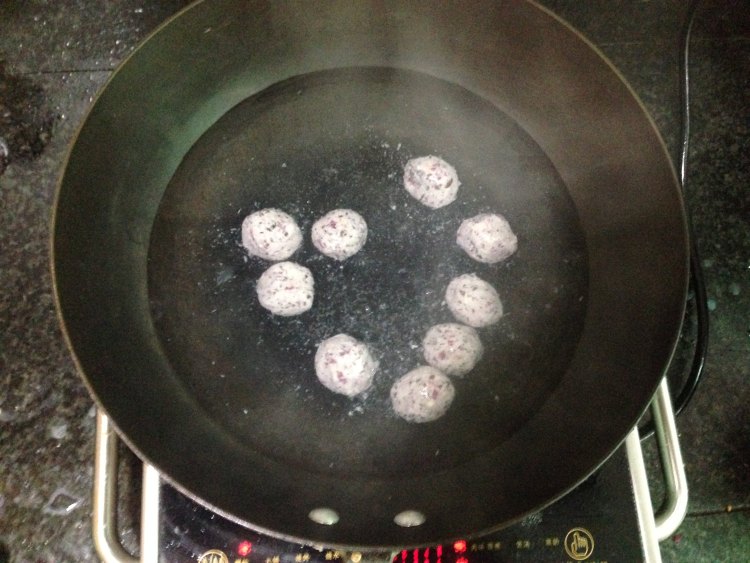 豆渣紫薯肉丸步骤5