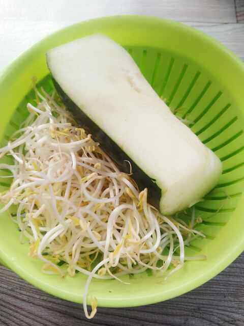 冬瓜烩银芽步骤1