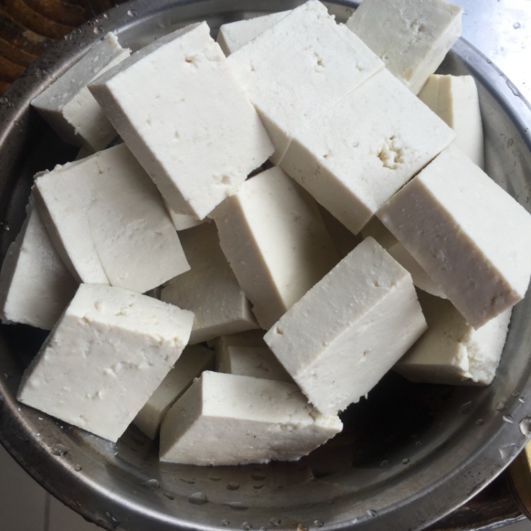 洋葱烧豆腐步骤1