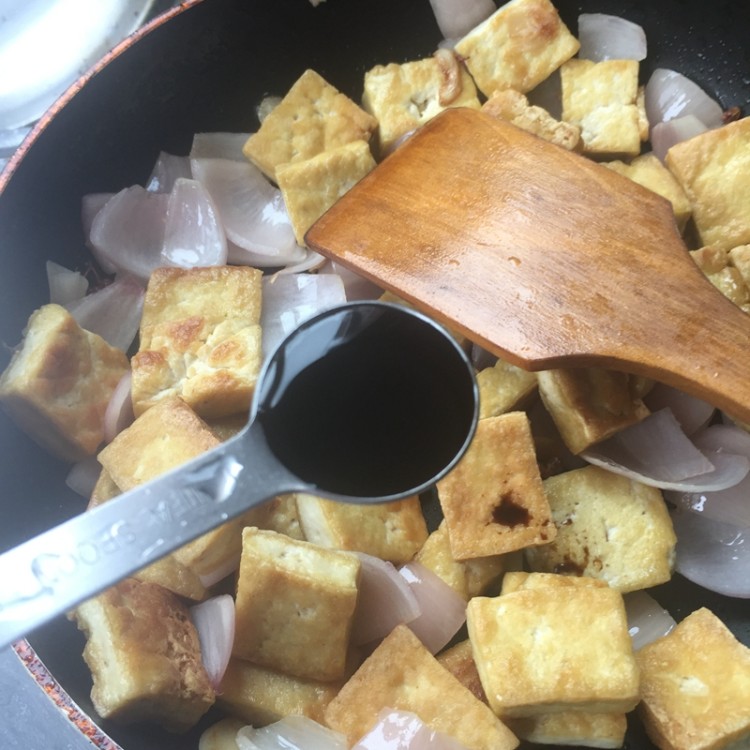 洋葱烧豆腐步骤8