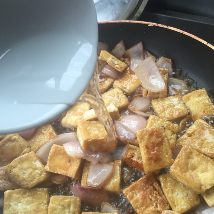 洋葱烧豆腐步骤10