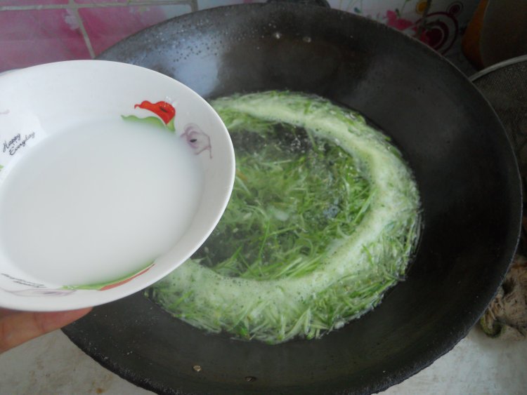 瓜丝蛋花汤步骤6