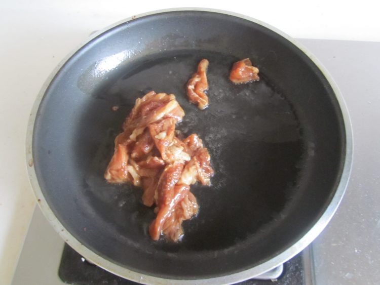 黄瓜小炒肉步骤5