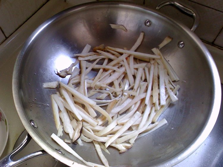 巧拌菌丝步骤2